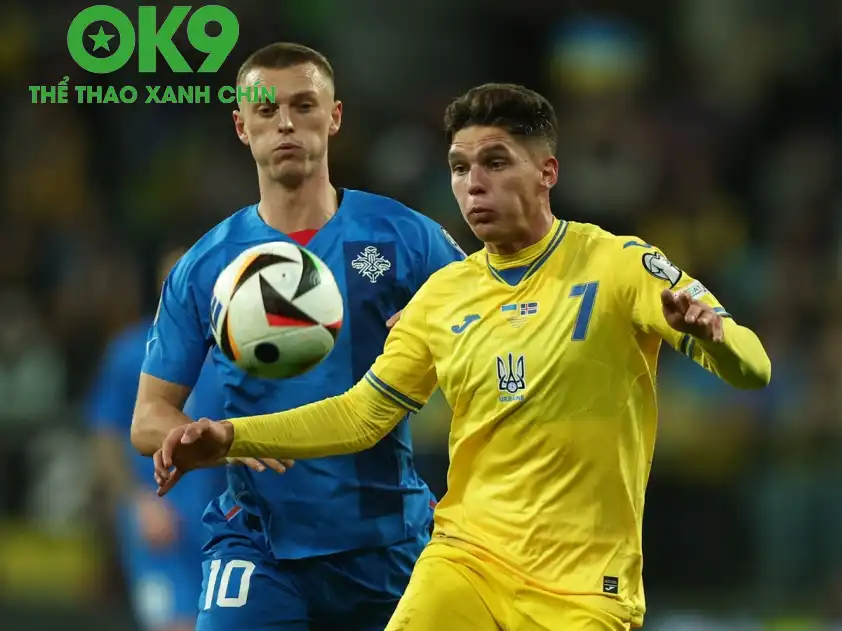 Iceland và Ukraine là đối thủ cạnh tranh trực tiếp vị trí thứ 2 bảng D (Ảnh: Eurosport)